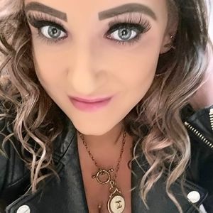 Meet your Posher, Posh